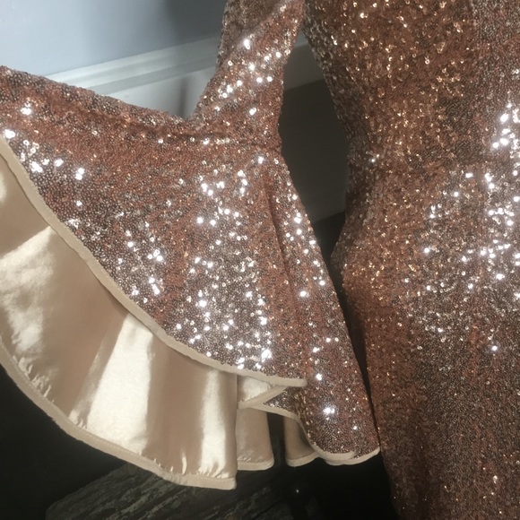 CATHERINE ZETA JONES worn by - Picture 5 of 8